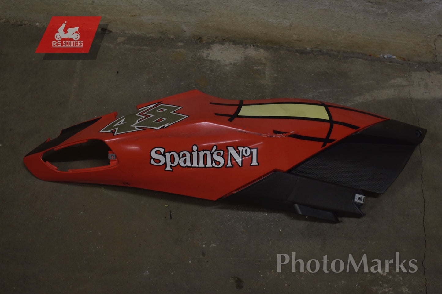 Verkleidung Spains No. 1 Aprilia SR50 R Sonderedition Original